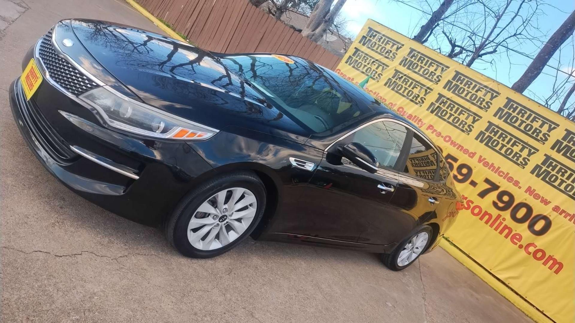 2016 Kia Optima EX (5XXGU4L32GG) with an 2.4L L4 DOHC 16V engine, 6A transmission, located at 16710 Clay Rd., Houston, TX, 77084, (281) 859-7900, 29.834864, -95.656166 - Photo#1